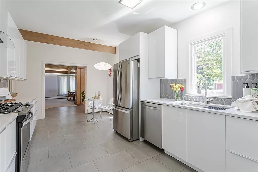 Contemporary Kitchen Remodel by Hometown Solutions project photo